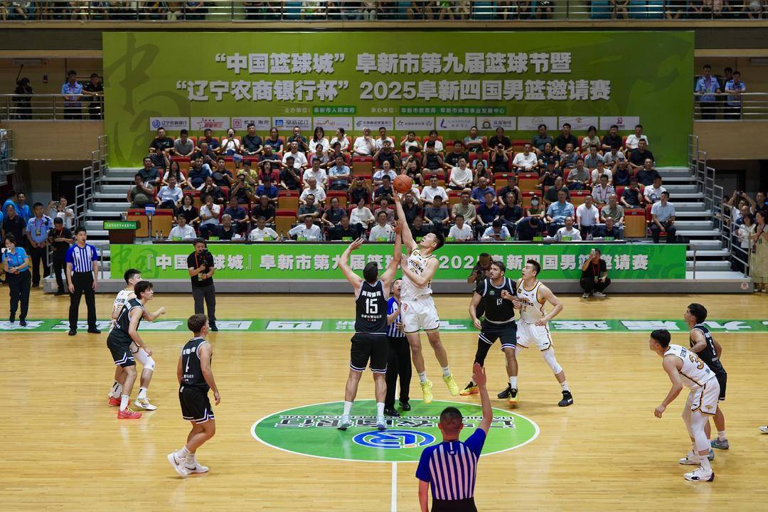 体育盛宴继续升温,擂台赛吸引目光的简单介绍 体育盛宴继续升温,擂台赛吸引目光的简单介绍