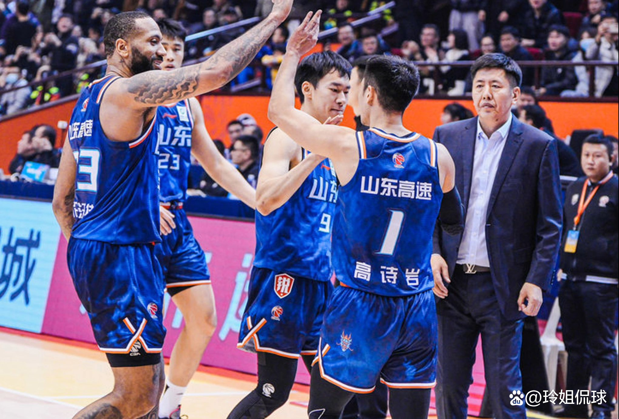 关于北京男篮遭遇山东队逆转，遗憾止步四强的信息