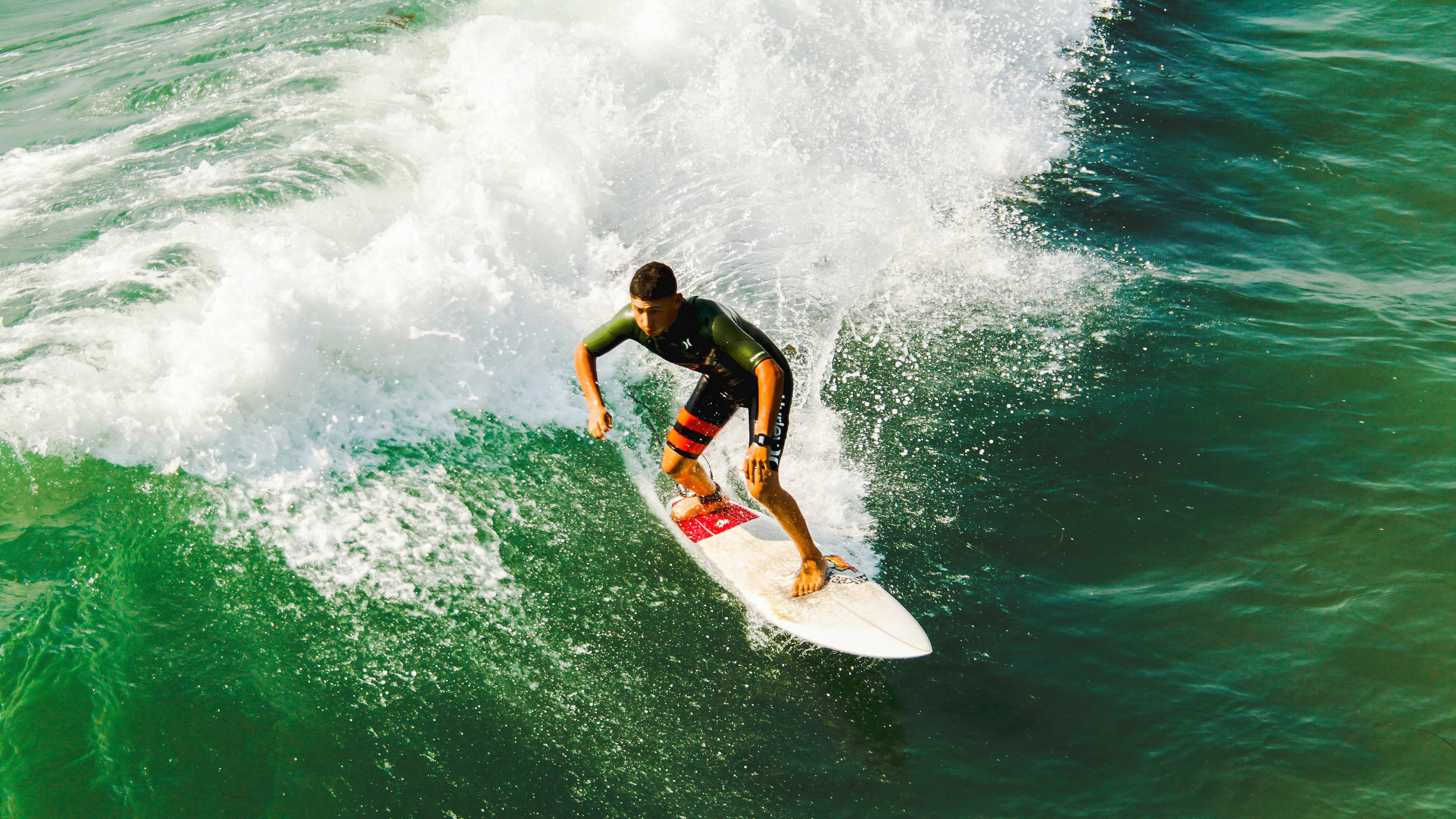 逆境中的传奇，德国战车逆转与李梓嘉破纪录的双重启示
