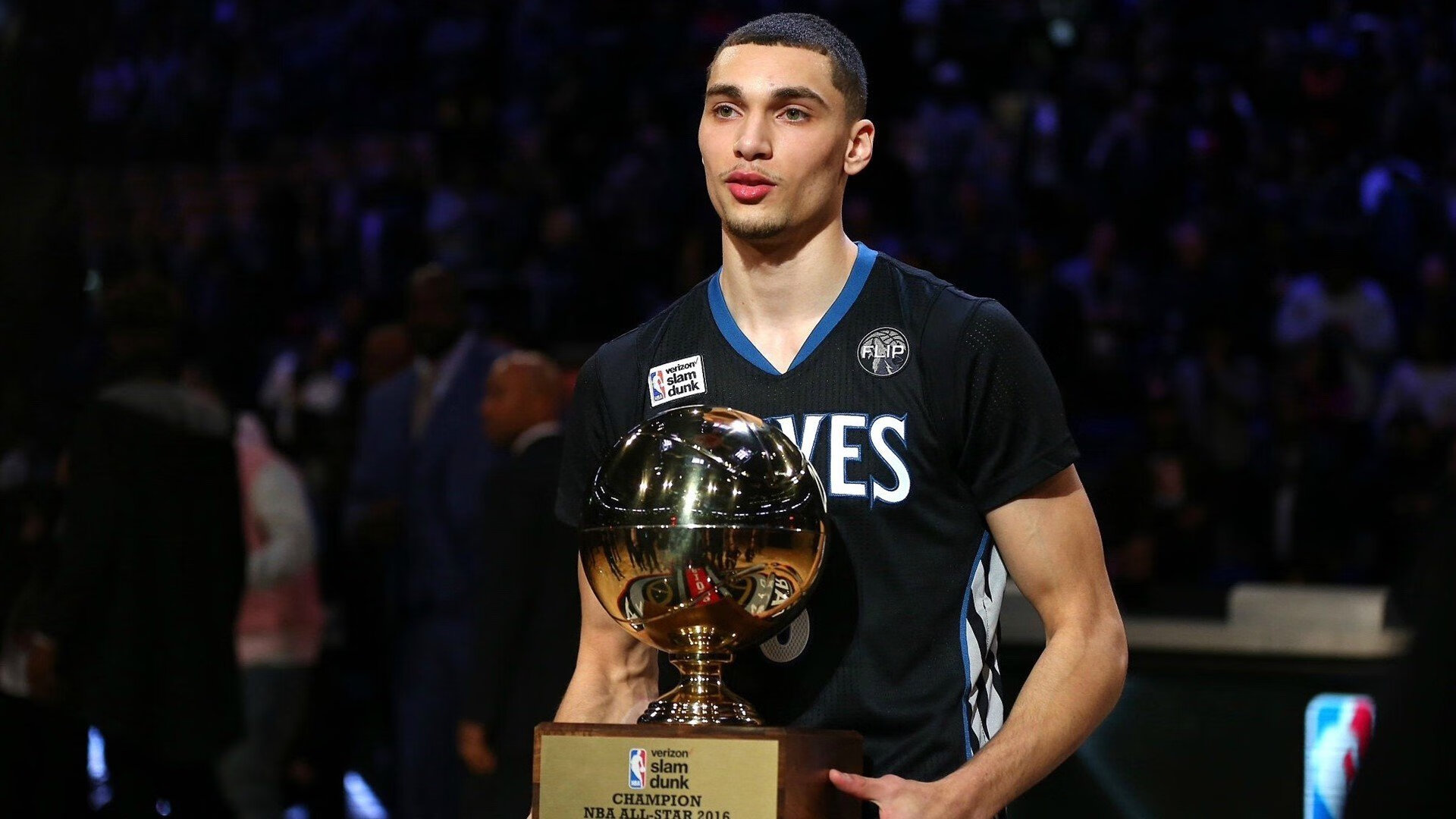 东方奇迹夜，山东队惊天翻盘雄鹿，布伦森孤星闪耀难救主